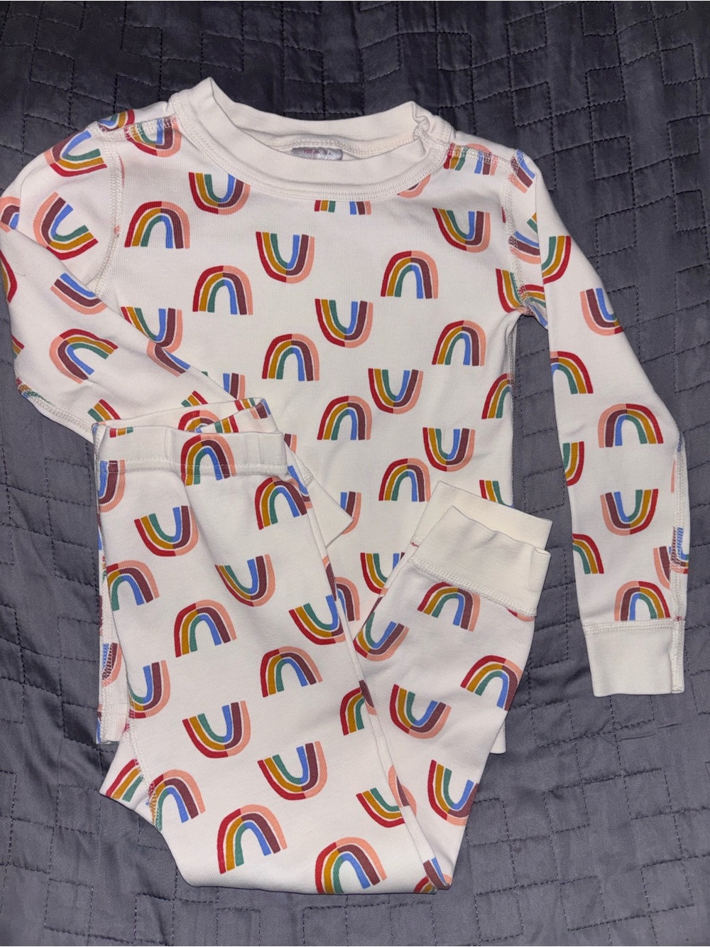 Hanna Andersson White Pajama Set with Rainbow Print